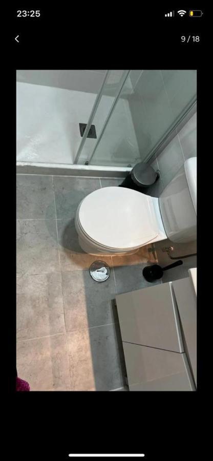 Apartamento Conde Do Redondo Lisbona Esterno foto