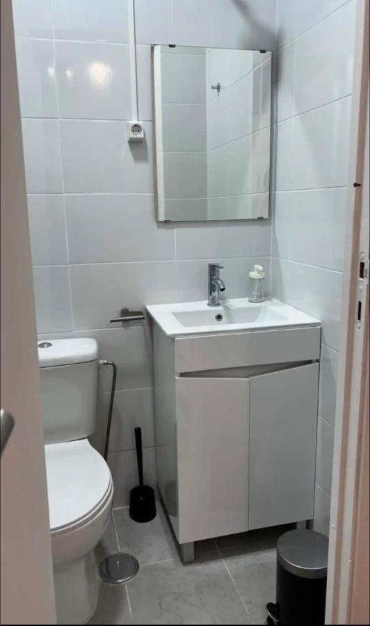 Apartamento Conde Do Redondo Lisbona Esterno foto