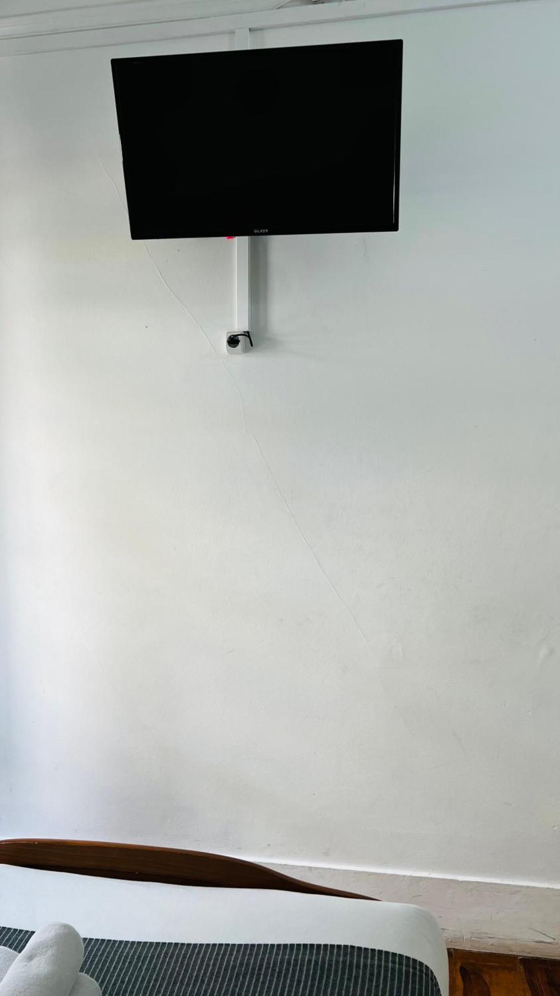 Apartamento Conde Do Redondo Lisbona Esterno foto